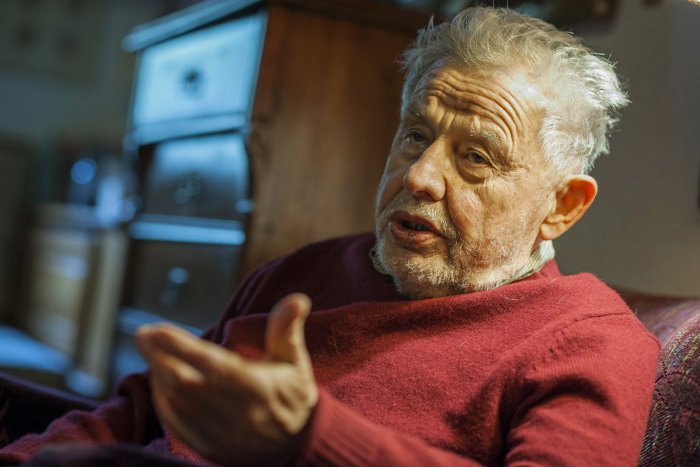 Ilustračný obrázok k článku Zomrel známy slovenský spisovateľ a historik Pavel Dvořák: Mal 81 rokov