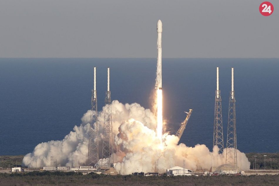 Ilustračný obrázok k článku SpaceX vypustila prvé satelity svojej internetovej siete: Jedného dňa ich bude 12-tisíc