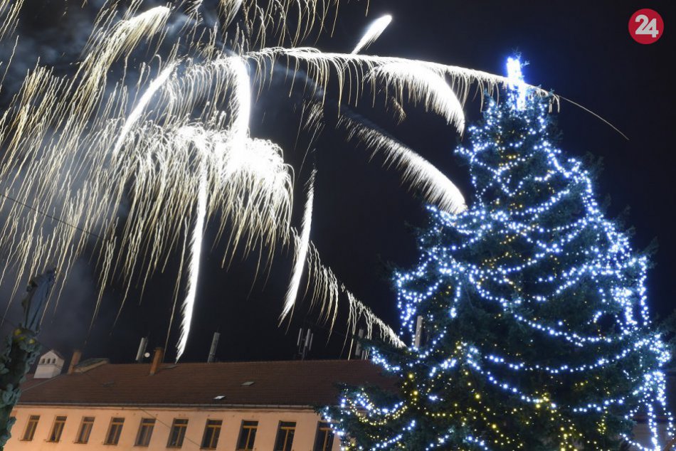 Ilustračný obrázok k článku VIDEO+FOTO: Takýto bol Silvester v centre Košíc a oslavy zavŕšil impozantný ohňostroj