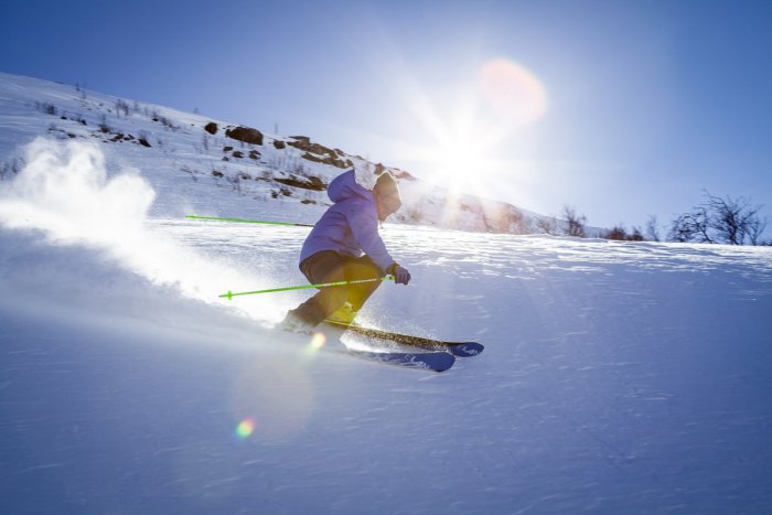 Ilustračný obrázok k článku Prehľad snehových podmienok: Lyžovačku spríjemní slnečné počasie