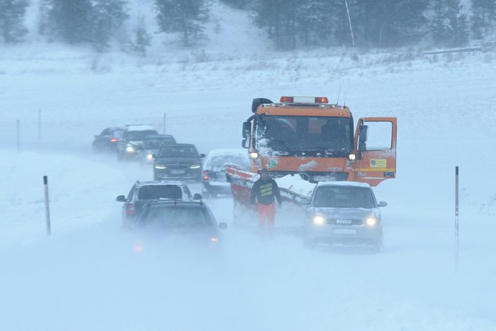 Ilustračný obrázok k článku V Žilinskom kraji je mimoriadna situácia pre snehovú kalamitu v 37 samosprávach