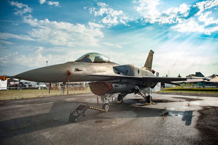Ilustračný obrázok k článku Minister Naď: Splátky za stíhačky F-16 bude treba prehodnotiť