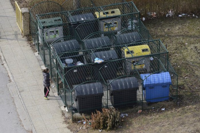 Ilustračný obrázok k článku Firma Bratislavská recyklačná nemôže spustiť linku na triedenie odpadu, súkromník preto podal žalobu