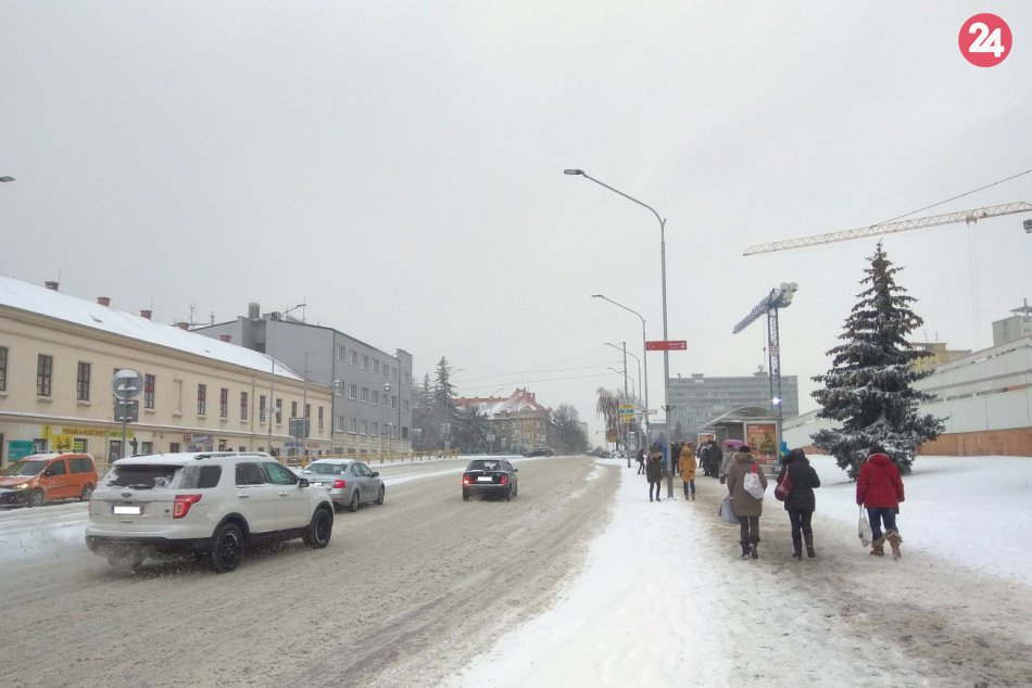 Ilustračný obrázok k článku FOTO: Nitru zasiahlo sneženie, v akcii aj ťažká technika