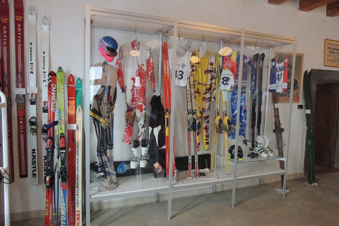 Ilustračný obrázok k článku Klenoty lyžiarskeho múzea v Kremnici: Nechýba vzácny dar od Petry Vlhovej, FOTO