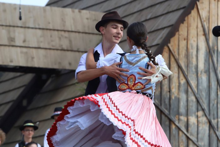 Ilustračný obrázok k článku Folklorizované spoločenské tance aj čardáš: Toto sa chystá v Spišských Tomášovciach