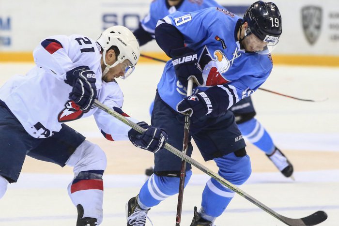 Ilustračný obrázok k článku Sukeľ v KHL s ďalším gólom: Tentokrát skóroval proti Jekaterinburgu