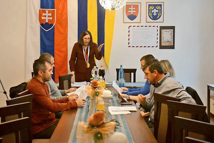 Ilustračný obrázok k článku Iniciatíva slovenských učiteľov sa dištancuje od správania starostky vo Fekišovciach