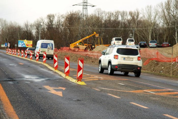 Ilustračný obrázok k článku Vodiči, pozor! Pre výstavbu D4 a R7 pribudne od nedele ďalšie dopravné obmedzenie