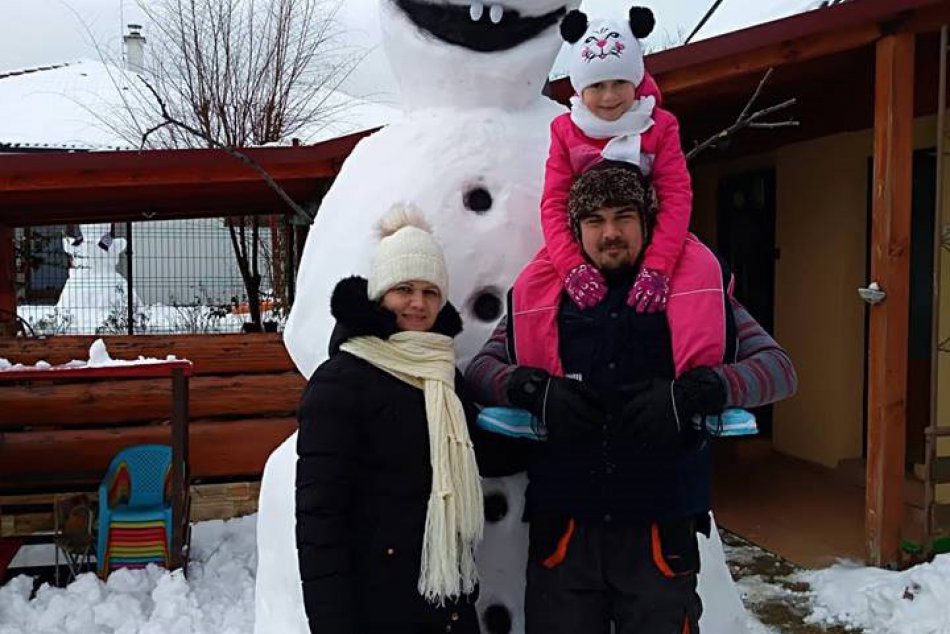 Ilustračný obrázok k článku Pri Nitre súťažia o najkrajšieho snehuliaka: Vyrástol tam aj dvojmetrový Olaf, FOTO