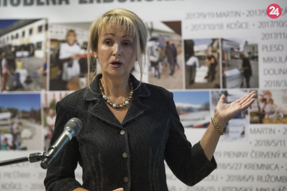 Ilustračný obrázok k článku Ďalšie meno v boji o prezidentskú stoličku: Bohumila Tauchmannová odovzdala podpisy