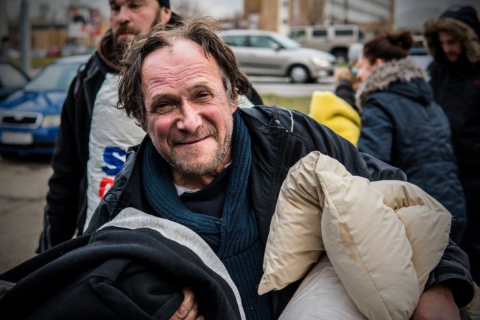 Ilustračný obrázok k článku FOTO: Ľuďom bez domova môže teplé oblečenie zachrániť život. Zbierka potrvá ešte pár dní