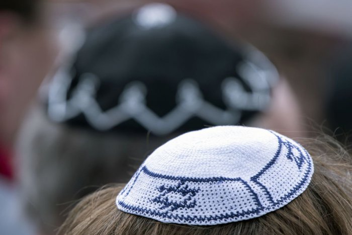 Ilustračný obrázok k článku Výsledky prieskumu: Antisemitizmus ako problém vníma len desatina mladých Slovákov