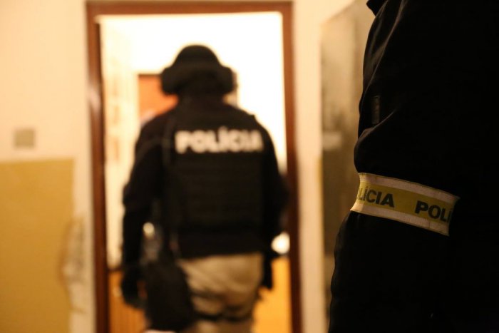 Ilustračný obrázok k článku Protizločinecká jednotka NAKA pri zásahu na západnom Slovensku zadržala šesť osôb