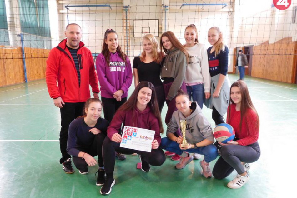 Ilustračný obrázok k článku Kompletné výsledky z Moraviec: Majstrovstvá okresu vo volejbale žiakov a žiačok
