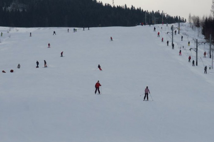 Ilustračný obrázok k článku Nová atrakcia na svahu v susednom okrese: Snehové mravenisko láka do Mraznice