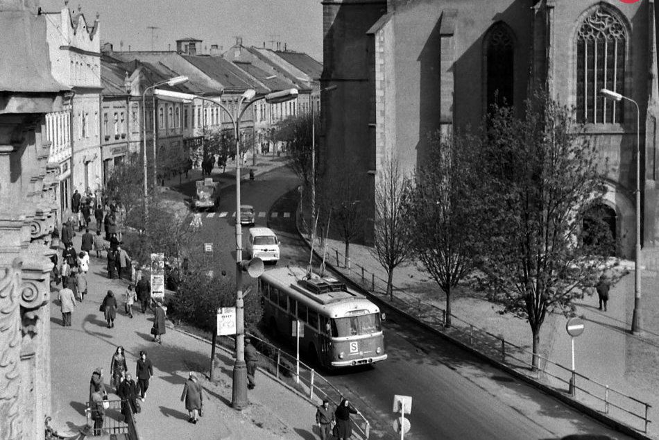 Ilustračný obrázok k článku Archívne FOTKY urobené z balkóna Mestského úradu: Zaspomínajte si na centrum Prešova