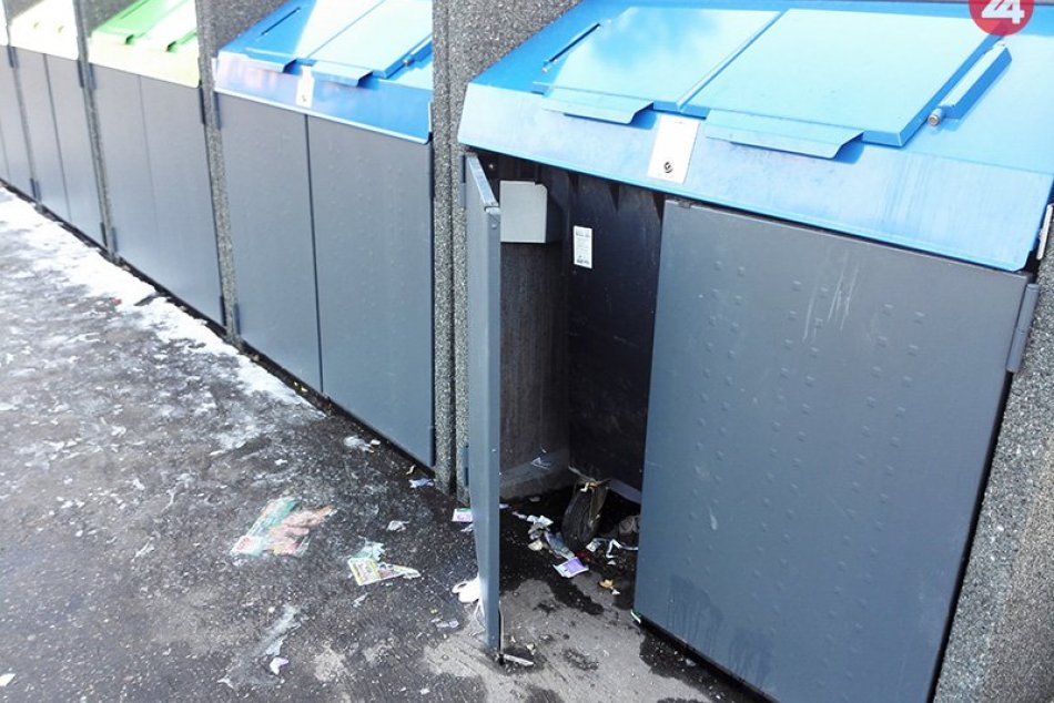 Ilustračný obrázok k článku Dezinfekcia v uliciach Nový Zámkov: Na rad sa dostali aj kontajnery