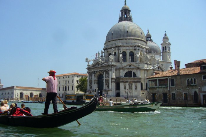 Ilustračný obrázok k článku Turisti, pozor: Pri jednorazovom vstupe do Benátok budete musieť zaplatiť poplatok