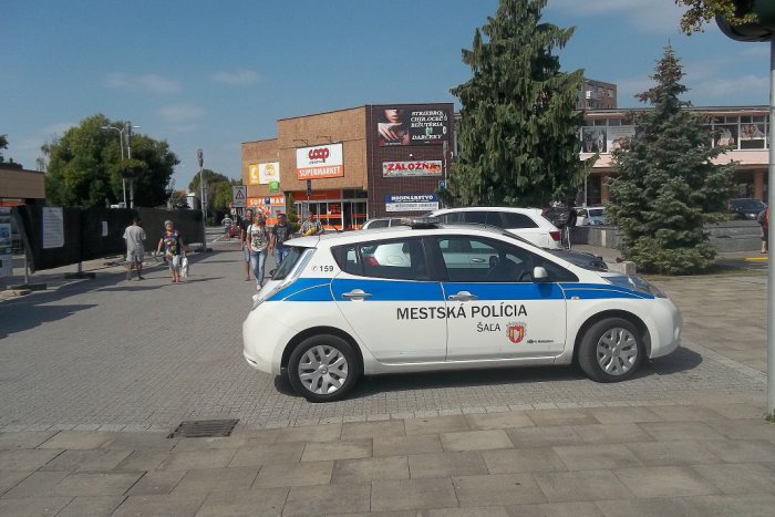 Ilustračný obrázok k článku Šaľou sa premávajú elektromobily: Mestskí policajti na nich prešli 230 000 km!