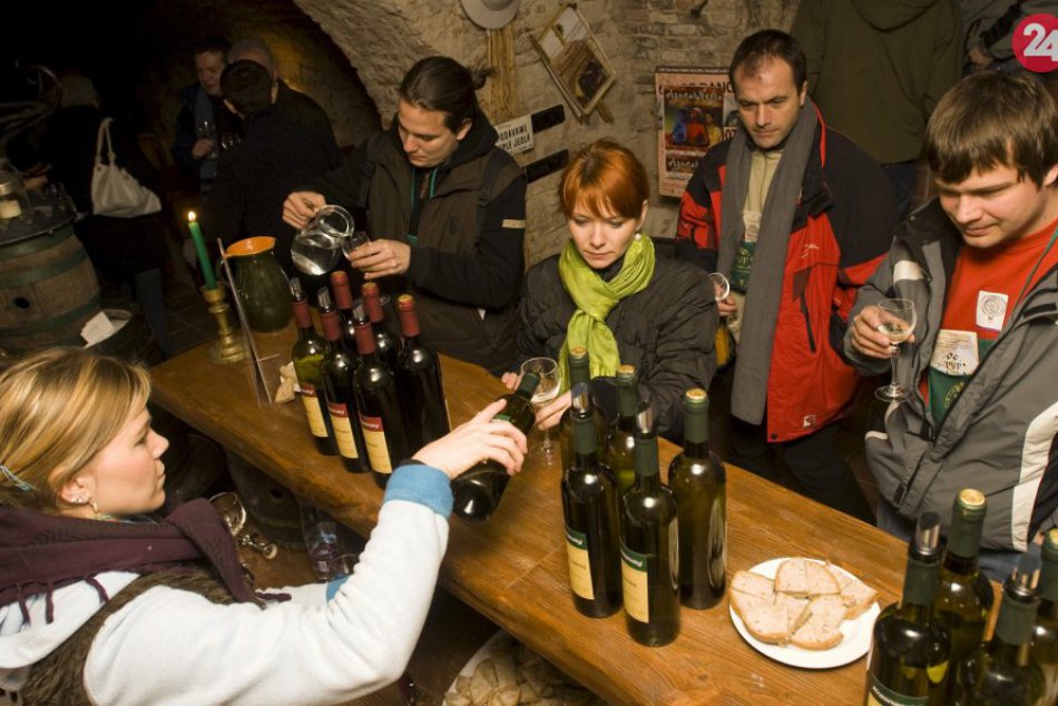 Ilustračný obrázok k článku Vínne pivnice v Pezinku otvoria už tento víkend svoje brány milovníkom vína