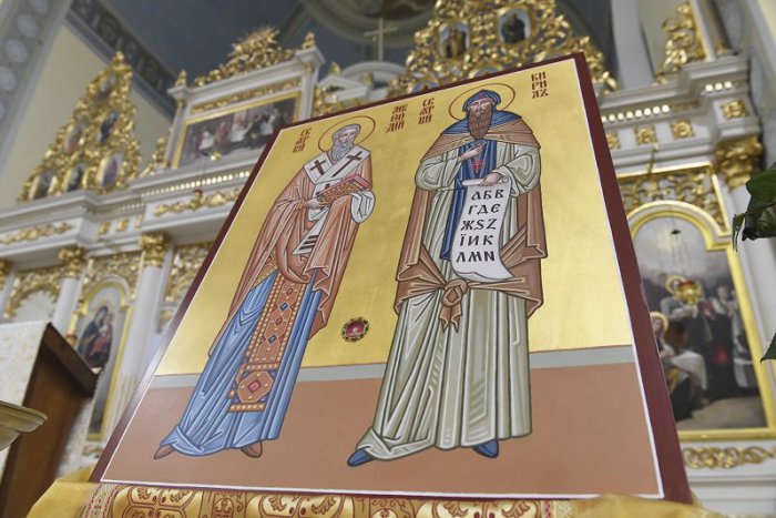 Ilustračný obrázok k článku Pripomíname si sviatok sv. Cyrila a Metoda: Konštantín prišiel na Veľkú Moravu s hlaholikou