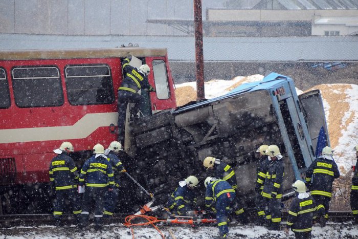 Ilustračný obrázok k článku FOTO: Od tragickej zrážky autobusu s vlakom v Polomke uplynie 10 rokov, šofér je už na slobode