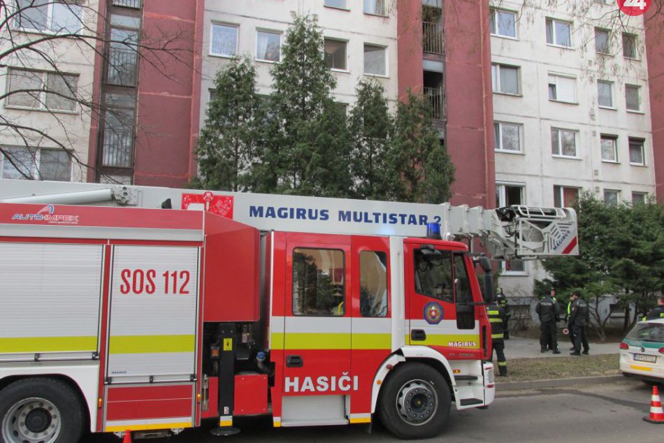 Ilustračný obrázok k článku V Banskej Bystrici horí byt: Na mieste zasahuje 10 hasičov