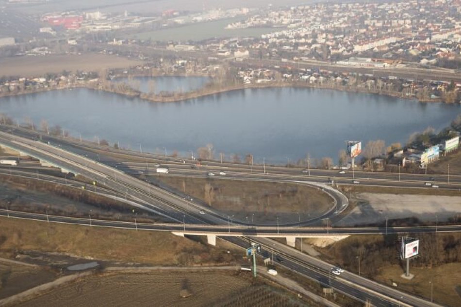 Ilustračný obrázok k článku Vodiči, pozor! Pre opravy bude čiastočne uzavretá diaľnica D1 v úseku Bratislava - Vajnory