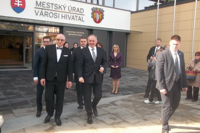 Ilustračný obrázok k článku Šaľu navštívil prezident Andrej Kiska: Vyzval lekárov, aby mysleli na ľudí, FOTO