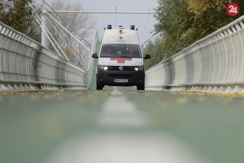 Ilustračný obrázok k článku Zrážka sanitky s osobným autom v Bratislave: Havária sa zaobišla bez zranení