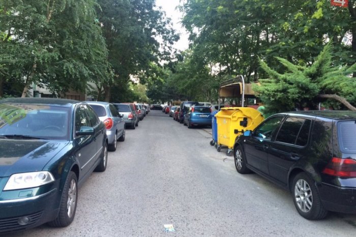 Ilustračný obrázok k článku Devínska Nová Ves opäť ponúka voľné vyhradené parkovacie miesta
