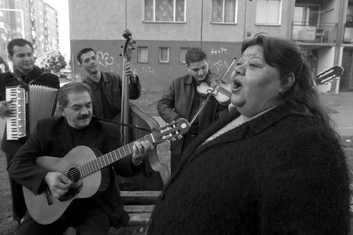 Ilustračný obrázok k článku Smutné správy: Zomrela rómska speváčka Věra Bílá