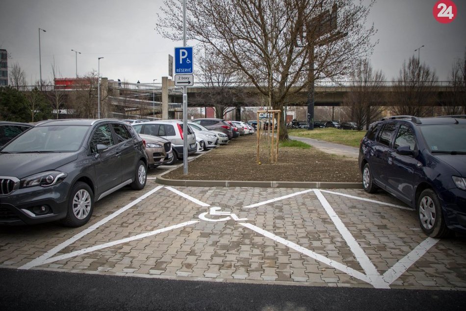 Ilustračný obrázok k článku Zóny s regulovaným parkovaním v Bratislave plánuje mesto zaviesť až od roka 2021