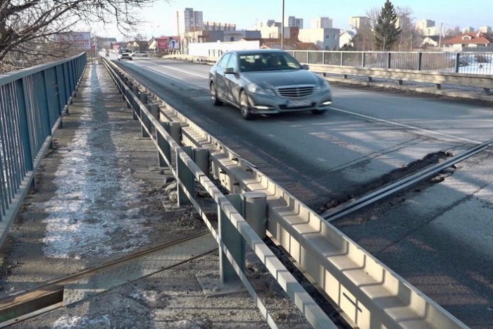 Ilustračný obrázok k článku Čiastočne uzavrú most v Krásnej, premávku bude riadiť svetelná signalizácia