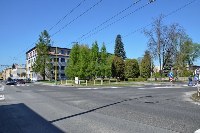 Ilustračný obrázok k článku Výmena semaforov na križovatke v centre mesta: Policajti vyzývajú v jeden deň na opatrnosť