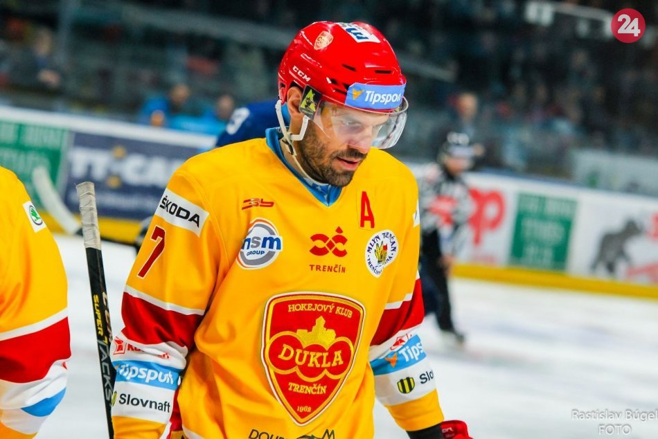 Ilustračný obrázok k článku Trenčianska Dukla skúša Slováka, Rusa a Kanaďana: Vynoril sa aj jeden otáznik