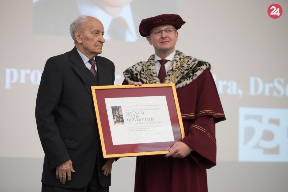 Ilustračný obrázok k článku Významné jubileum: Zakladateľ bystrickej UMB a jej prvý rektor Ján Findra má 85 rokov
