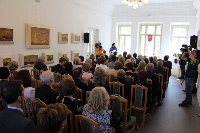 Ilustračný obrázok k článku Dostalo sa im uznania: ZOZNAM ocenených pedagógov z Trenčianskeho okresu, FOTO