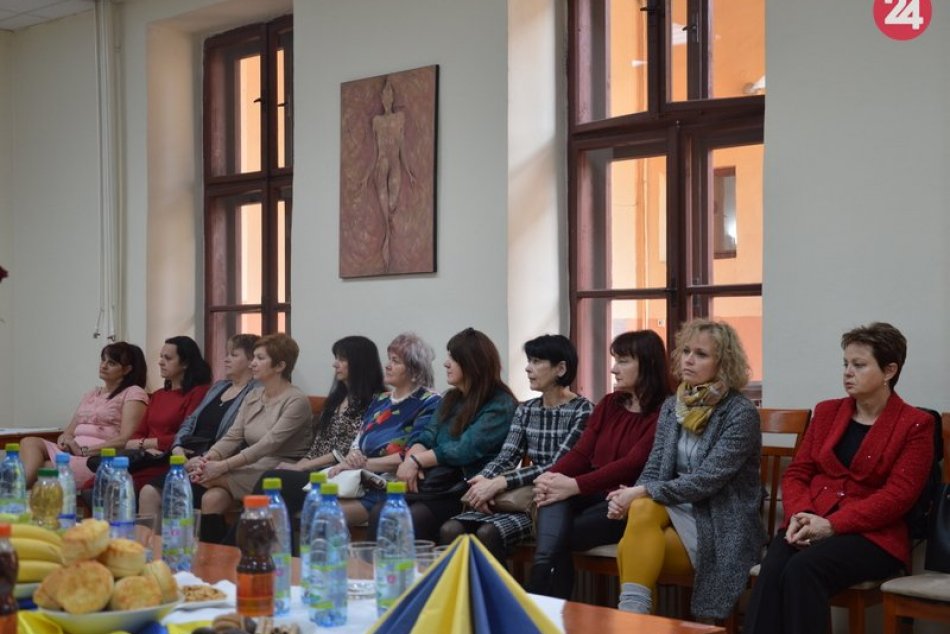 Ilustračný obrázok k článku Práca učiteľov v Rožňave neostala bez povšimnutia: Vedenie mesta si ich uctilo, FOTO