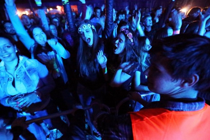 Ilustračný obrázok k článku Latino párty, koncerty i Temné kecy: TIPY na víkend v Nitre