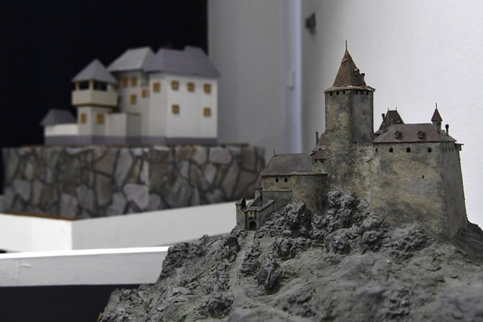Ilustračný obrázok k článku Výstava Papierová história na Trenčianskom hrade: Aké modely tam môžeme vidieť?