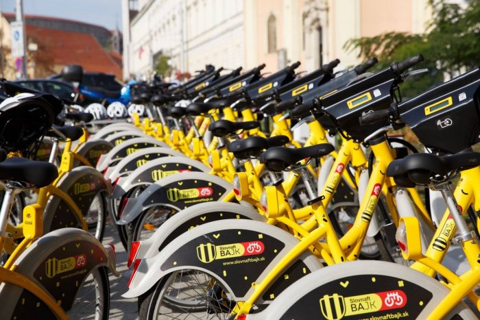 Ilustračný obrázok k článku Obľúbené trasy Bratislavčanov: Kadiaľ najčastejšie jazdíme na zdieľaných bicykloch?