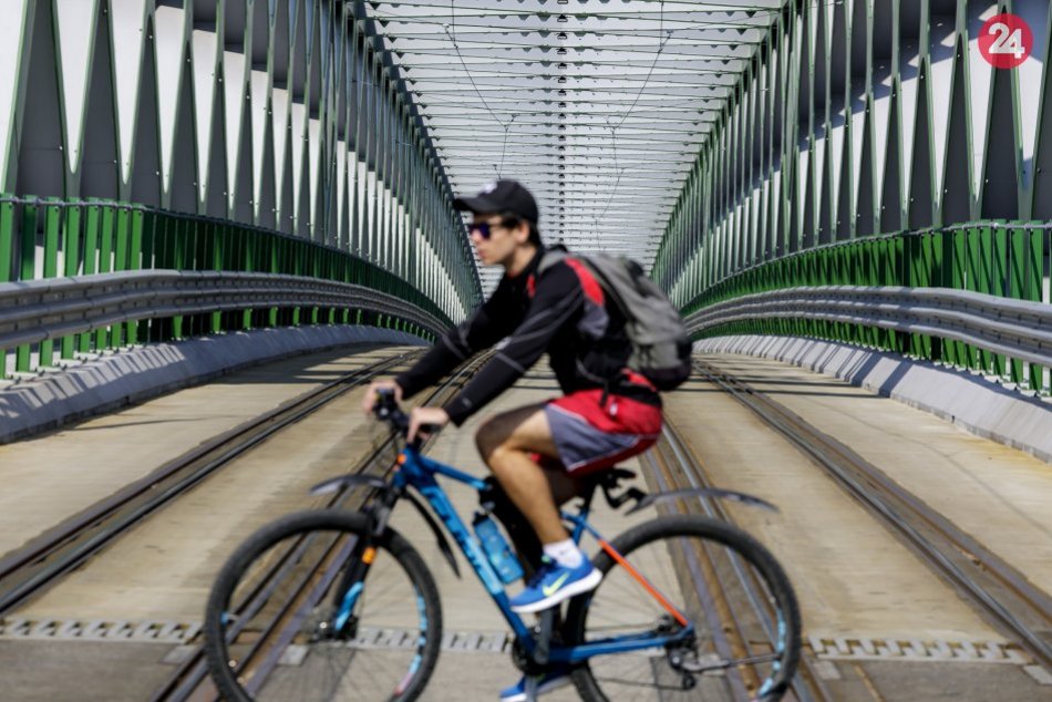 Ilustračný obrázok k článku Do práce na bicykli chodilo 3 724 Bratislavčanov, najazdili skoro 300-tisíc kilometrov