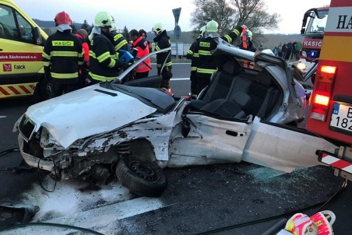Ilustračný obrázok k článku FOTO: Košičanovi vošlo do jazdného pruhu protiidúce vozidlo, obaja vodiči sa ťažko zranili