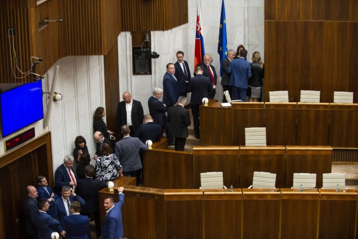 Ilustračný obrázok k článku Poslanci zvolili ďalších dvoch kandidátov na ÚS: Prezidentovi pošlú spolu osem mien