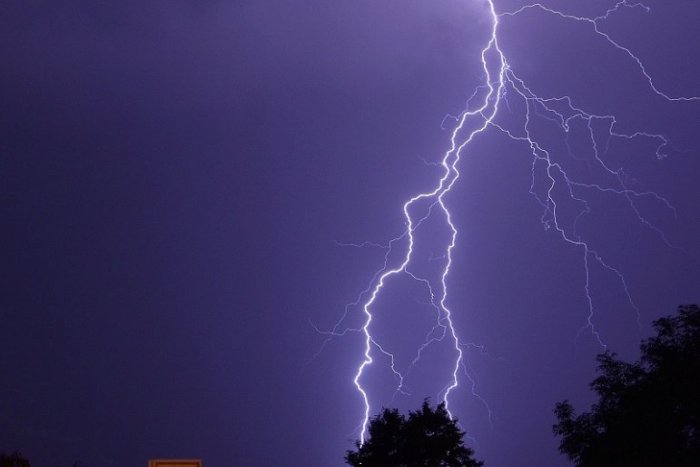 Ilustračný obrázok k článku SHMÚ upozorňuje na silný dážď a búrky počas noci