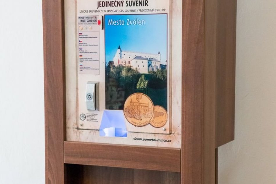 Ilustračný obrázok k článku Vo Zvolene pribudol jedinečný automat. Môžete si v ňom vyraziť mince, FOTO