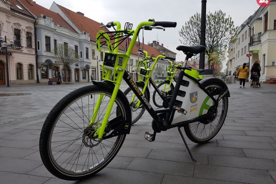 Ilustračný obrázok k článku Zdieľané elektrobicykle si ľudia obľúbili: Zaznamenali viac ako 100-tisíc výpožičiek