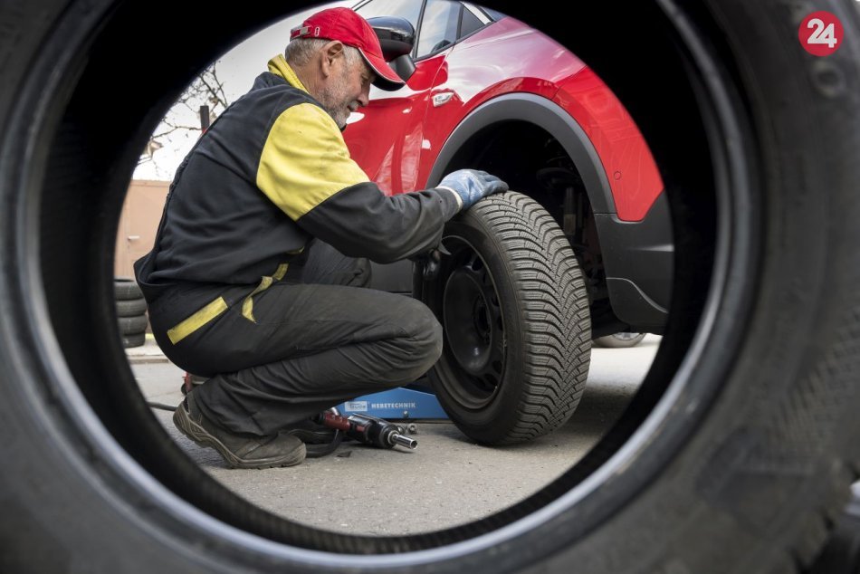 Ilustračný obrázok k článku Polícia RADÍ: Jednoduchý TIP pre vodičov, ako zistiť vek pneumatiky